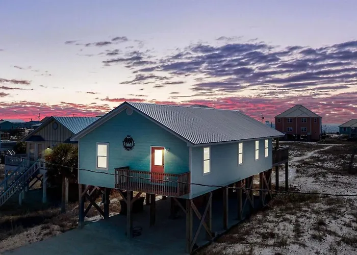 Front With Private Heated Pool In Alabama Holiday home
