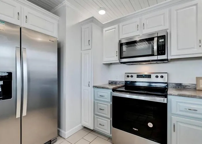 Front With Private Heated Pool In Alabama Gulf Shores