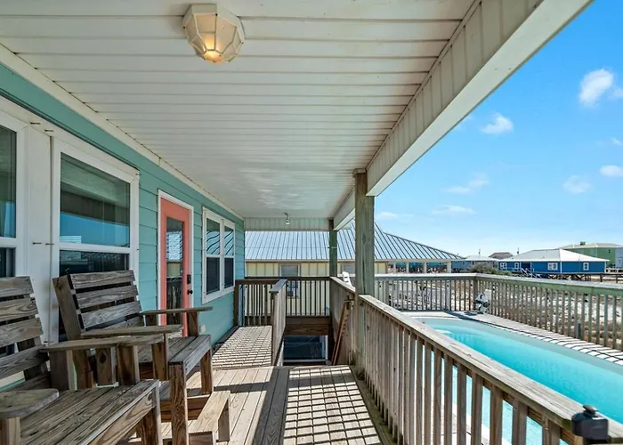 Front With Private Heated Pool In Alabama Holiday home