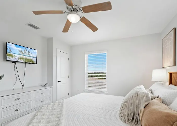 Front With Private Heated Pool In Alabama Holiday home