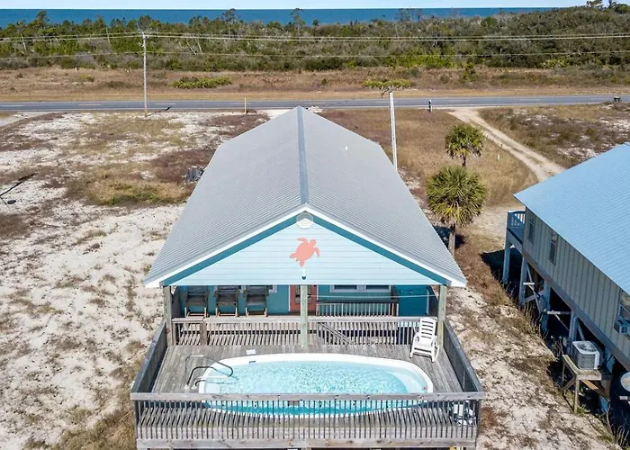 Front With Private Heated Pool In Alabama Holiday home