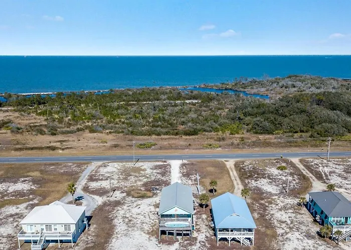 Front With Private Heated Pool In Alabama *